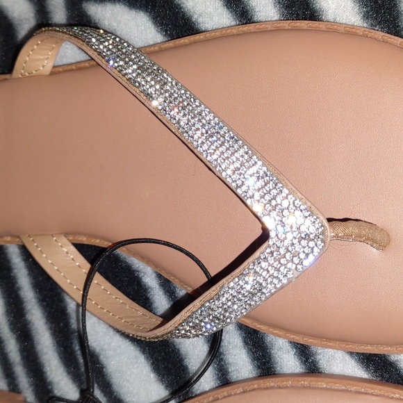 ๐ฃTORRID Clear Rhinestone Sunnie Flip Flops Reasonal Priced - Picture 13 of 15